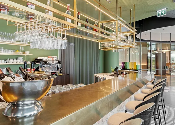 Hans-y Inklusive Outdoorpool & Bar 4* Відень